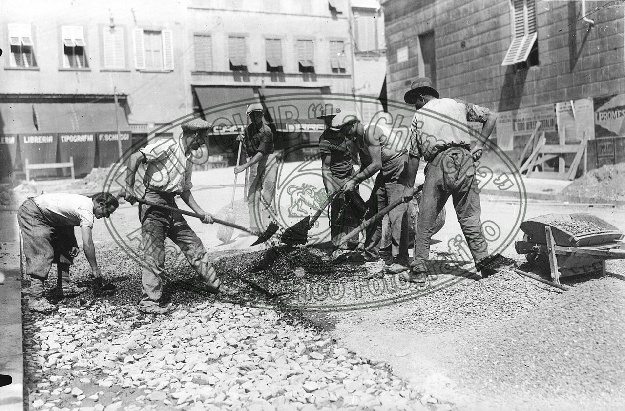 Lavori stradali in Via Guido Monaco