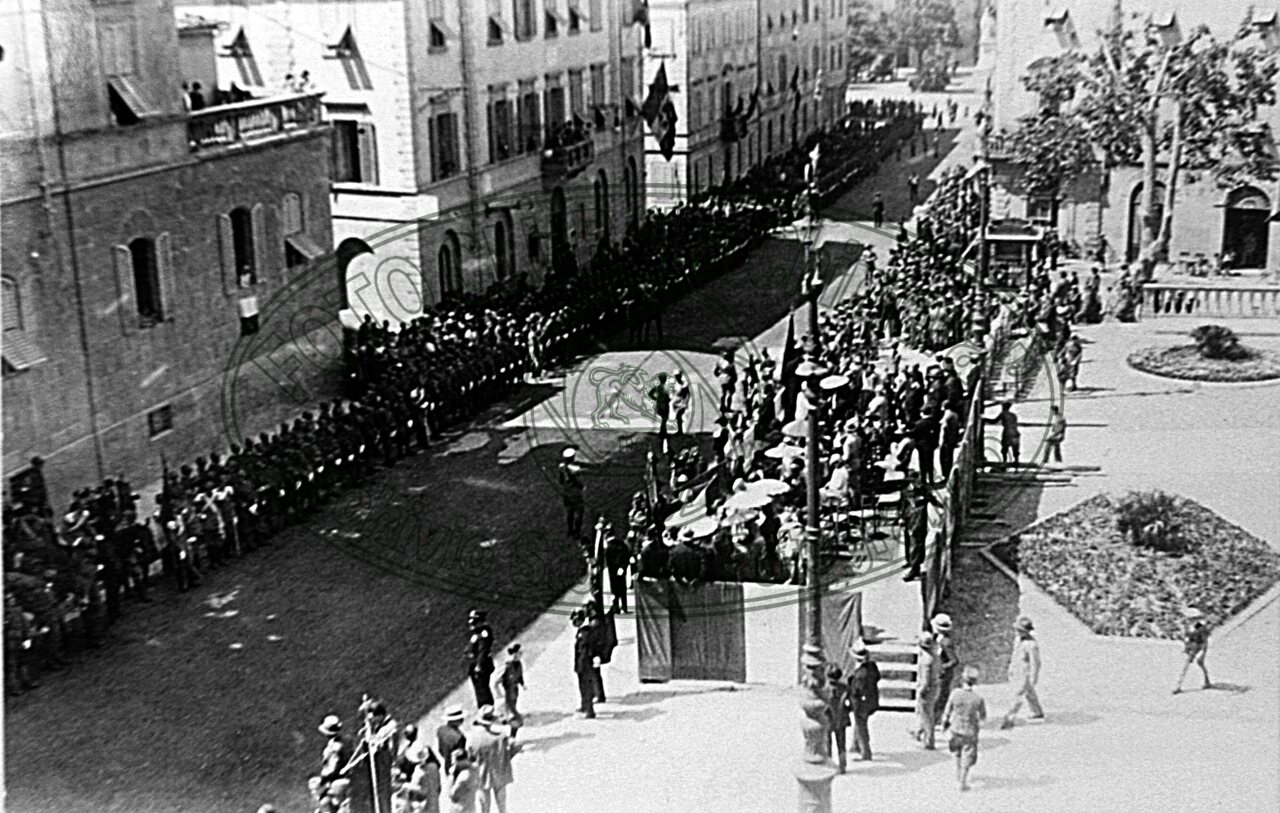 Manifestazione in Via Guido Monaco