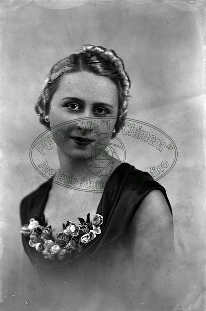 Ritratto di giovane donna