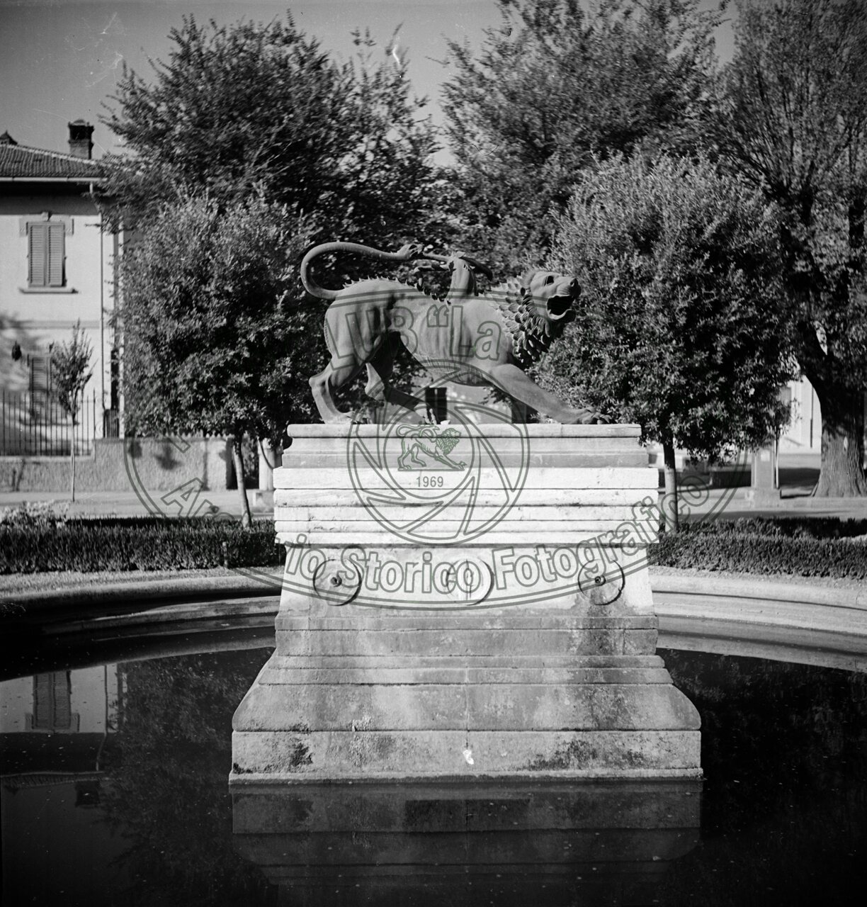 Vasca con chimera
