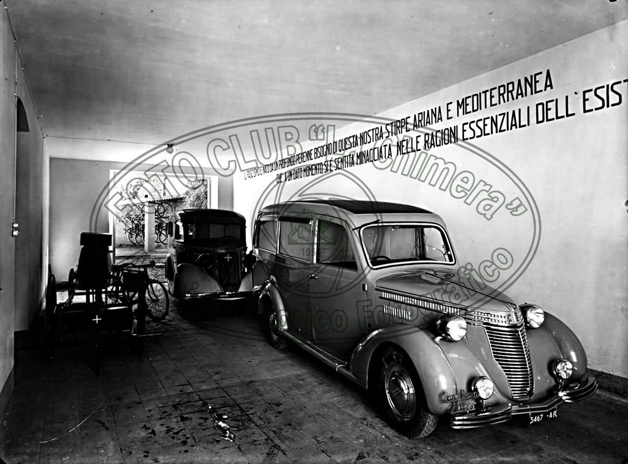 Un garage della Croce Bianca