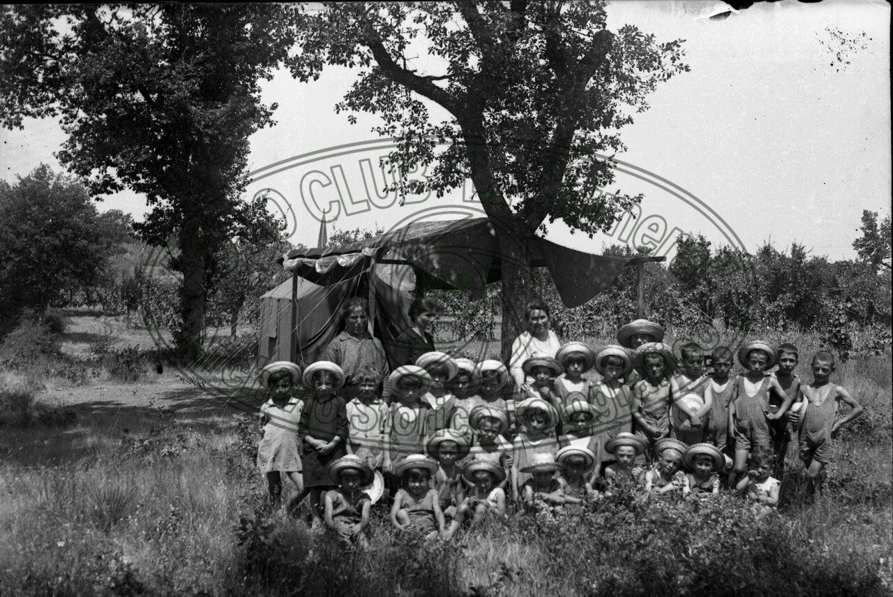Bambini in colonia estiva