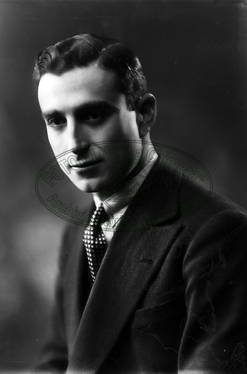 Ritratto di uomo in studio