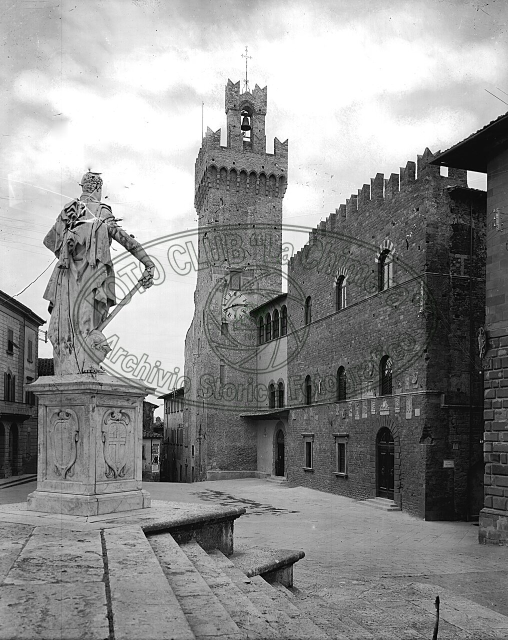 Piazza del Comune (dei Priori, della Libertà)
