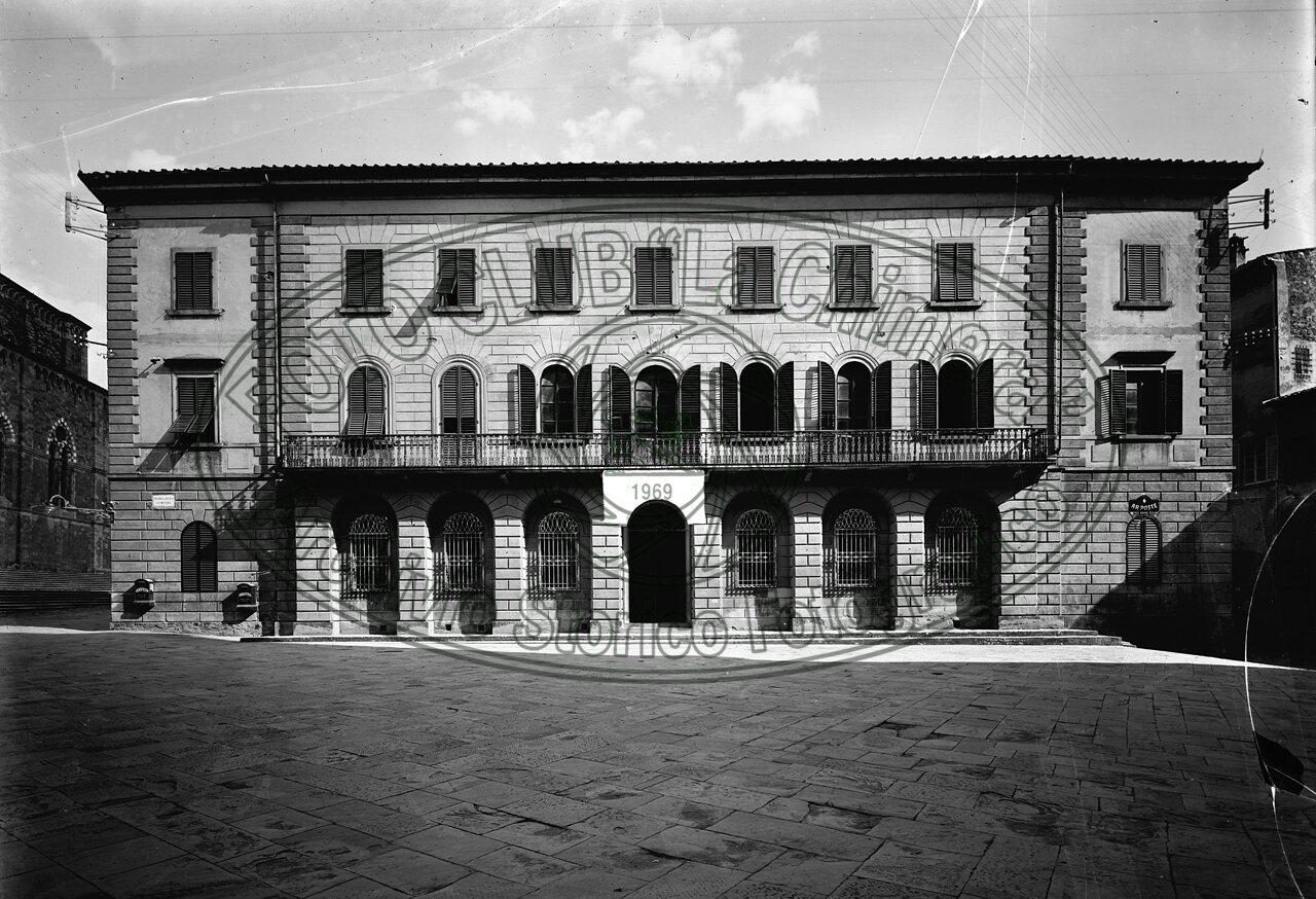 Piazza del Comune (dei Priori, della Libertà)