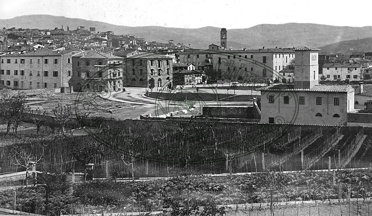 Panorama di Piazza Guido Monaco