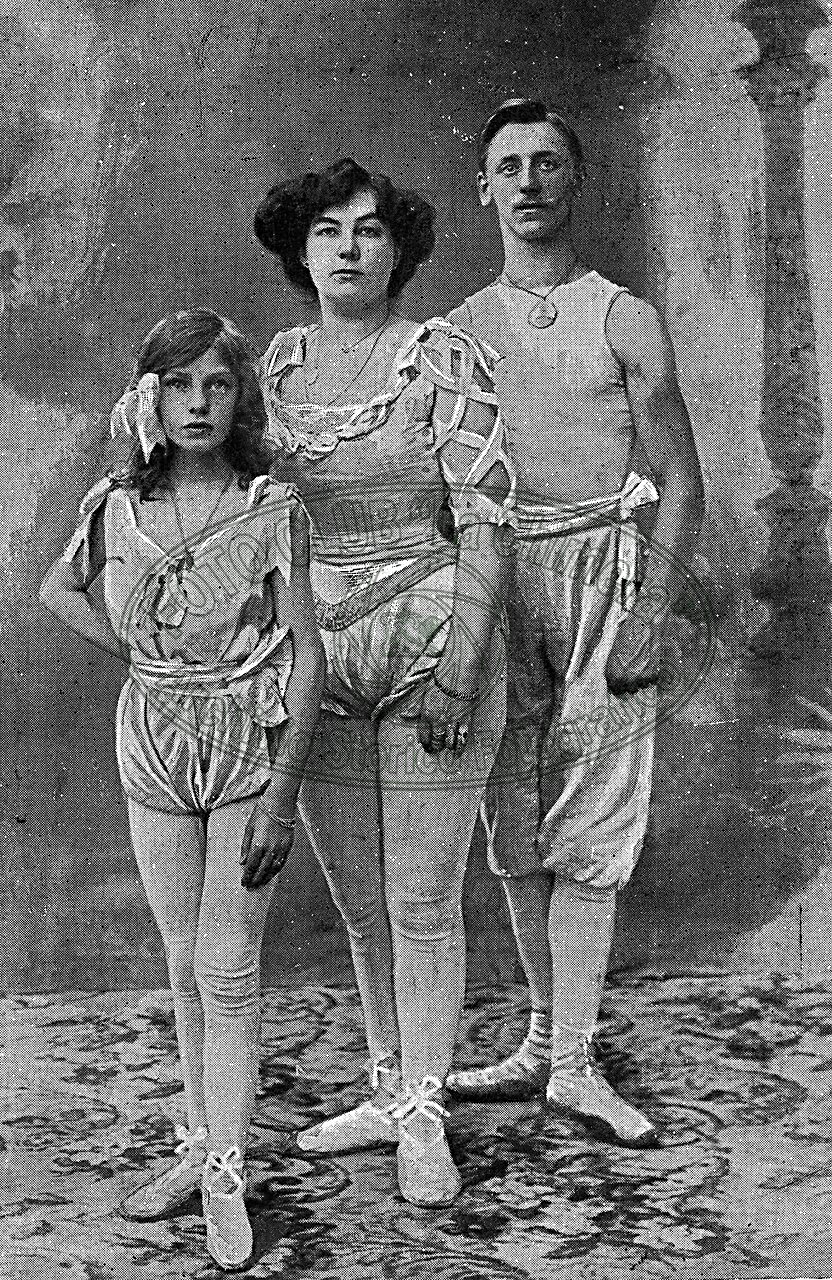 Funambolo in Piazza Vasari (o Grande)