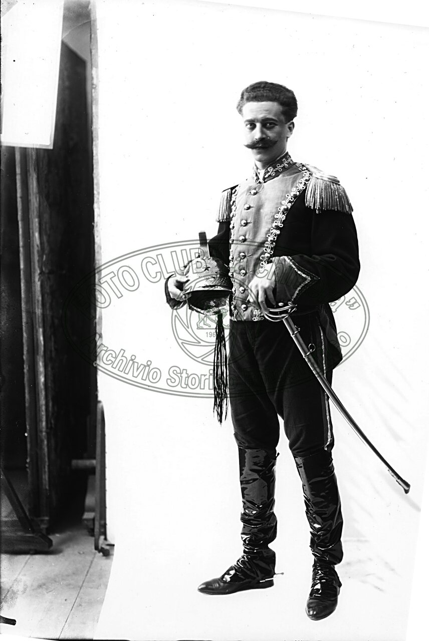 Figura di uomo in studio