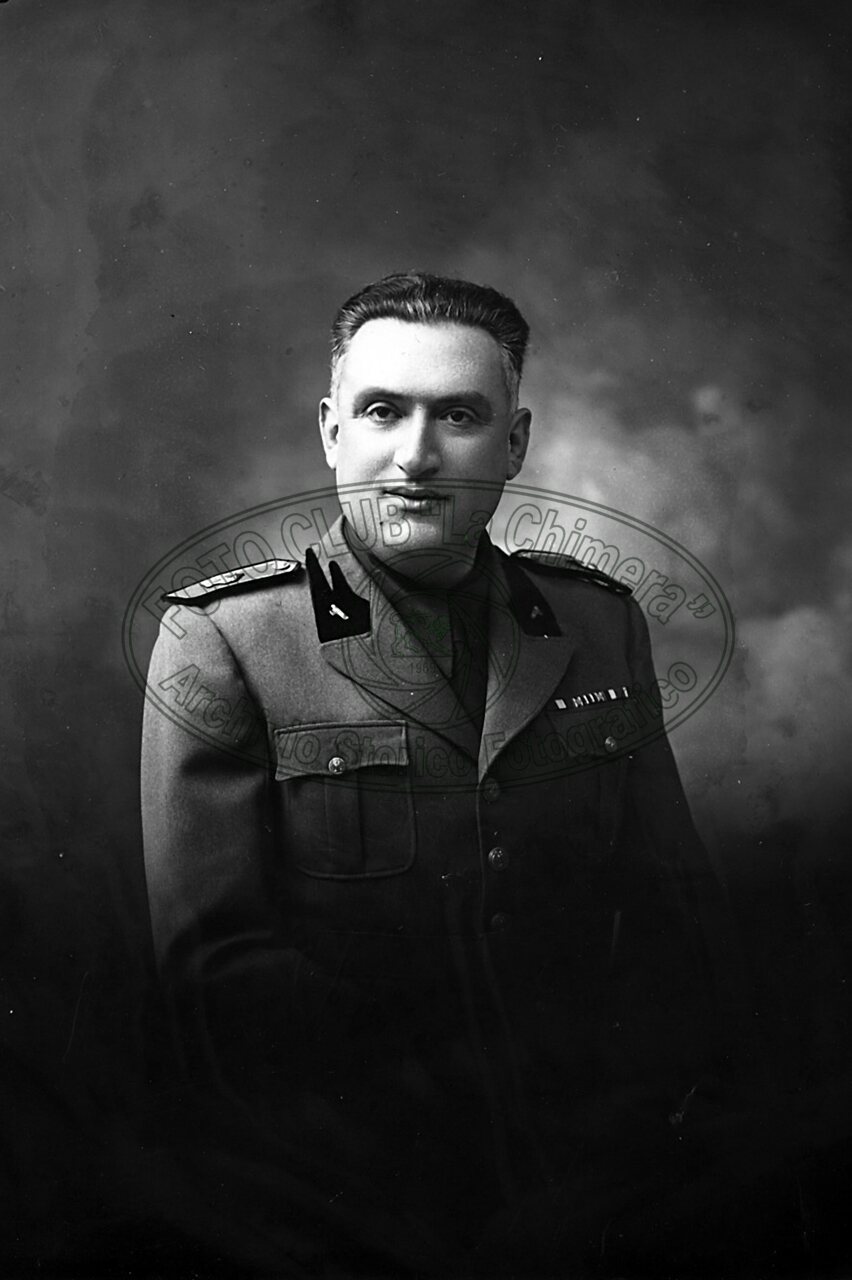 Ritratto di uomo in studio
