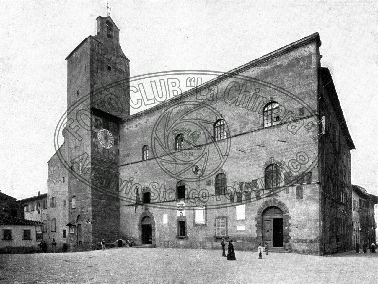 Piazza del Comune (dei Priori, della Libertà)