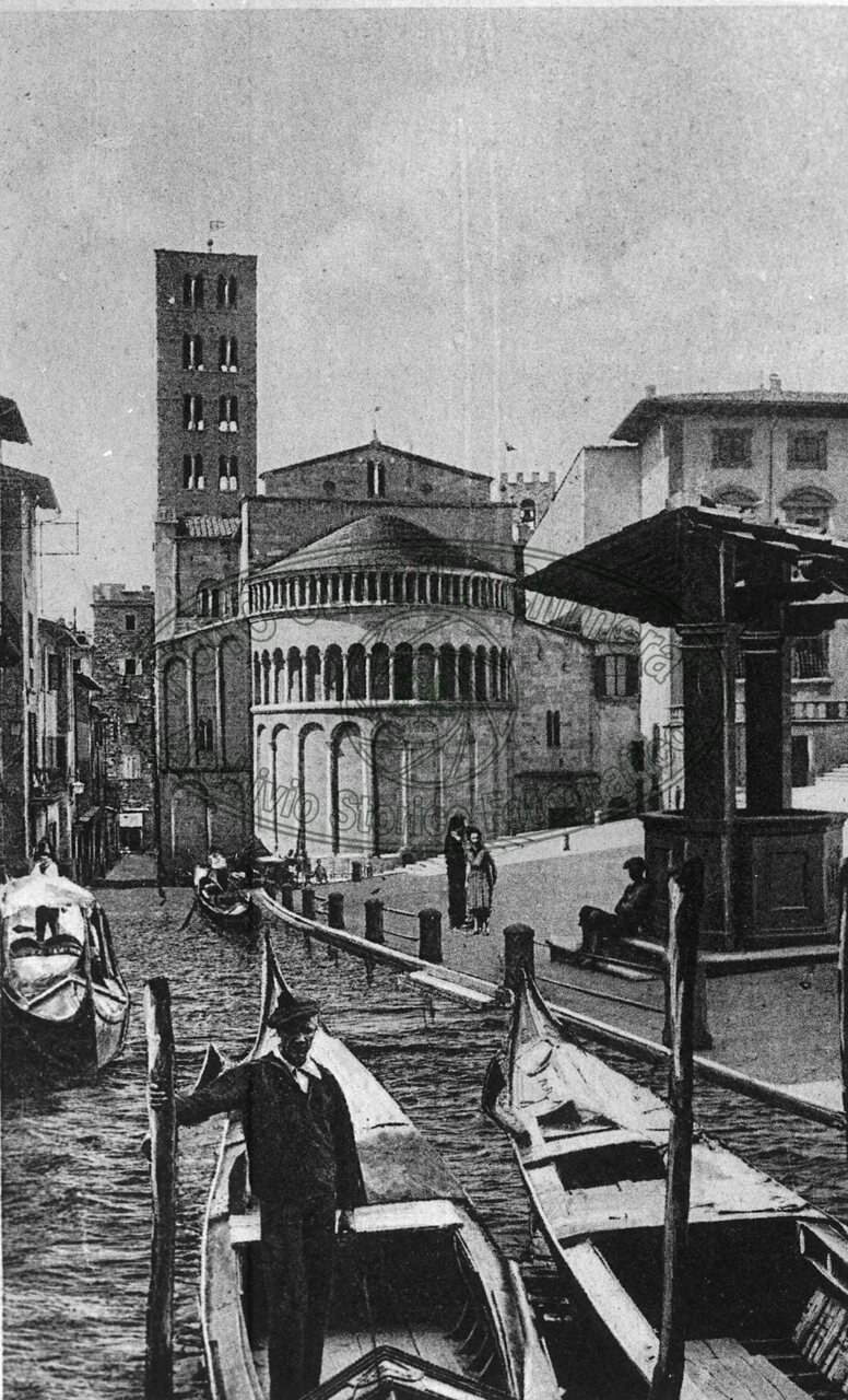 Fotomontaggio su cartolina
