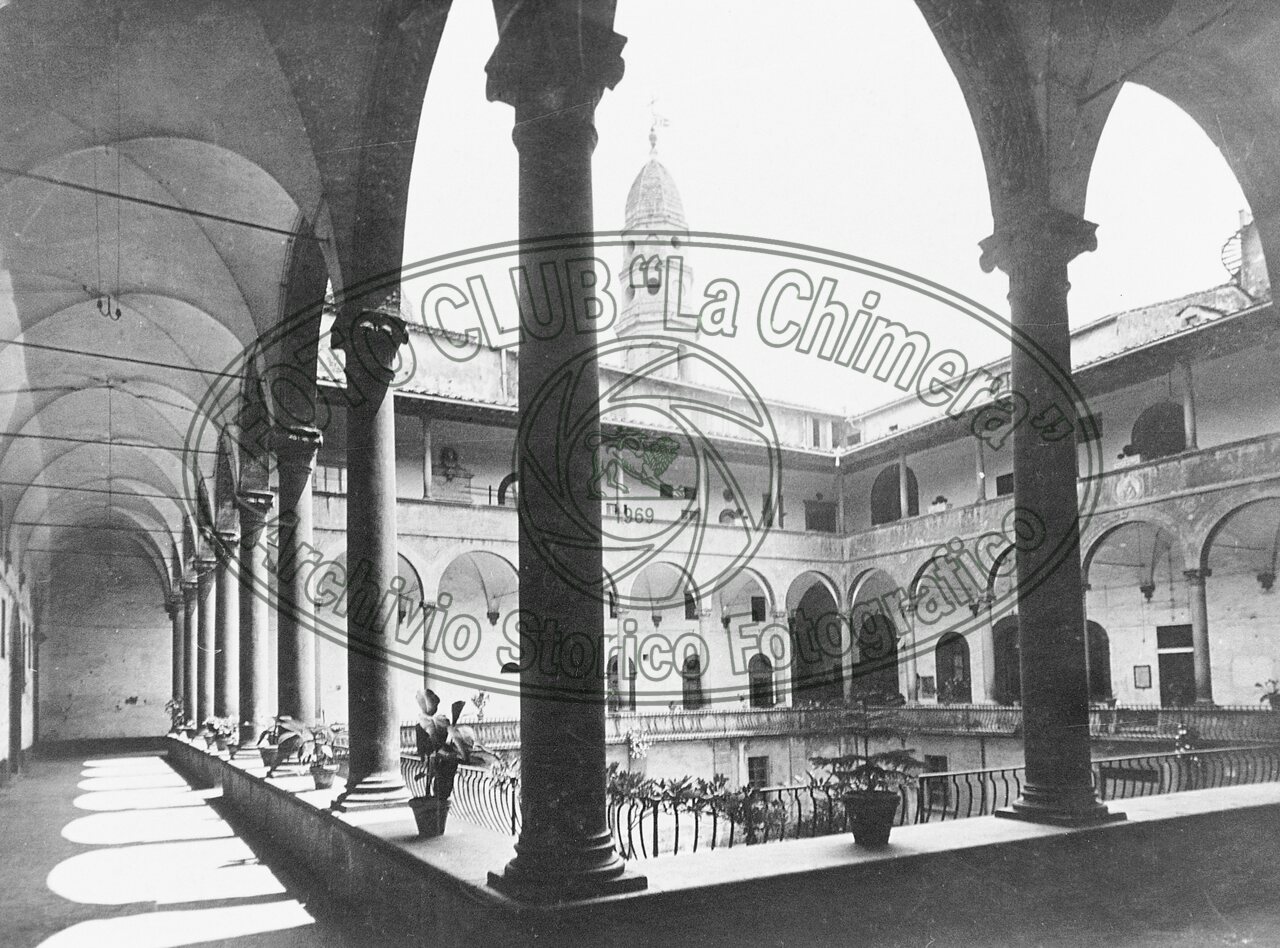 Chiostro del Palazzo della Badia