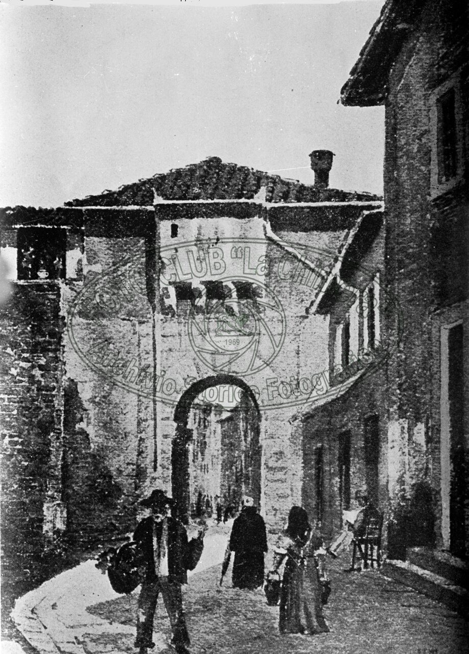 Porta Crucifera