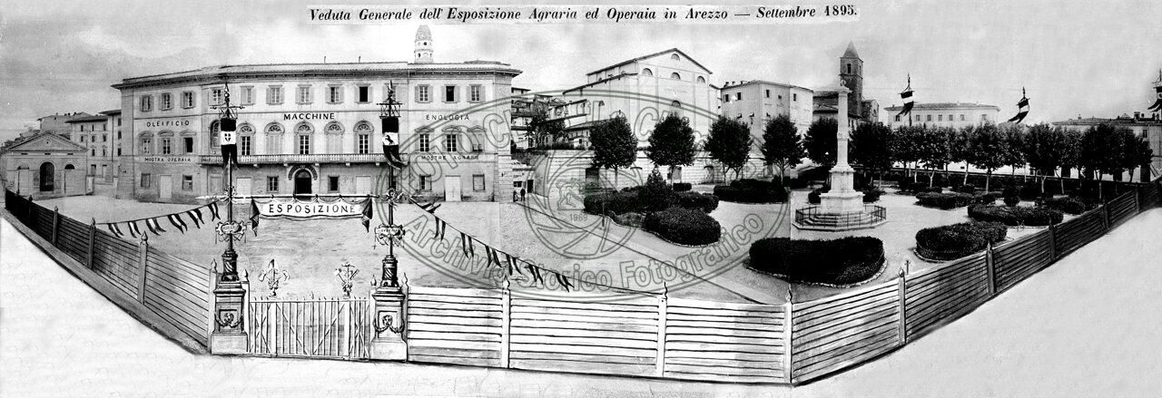 Panoramica dell’intera Piazza del Popolo