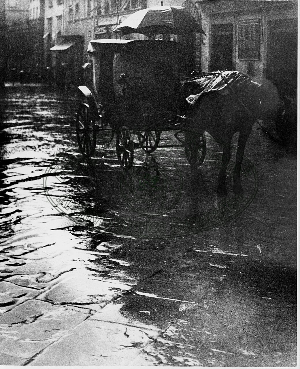 Carrozza sotto la pioggia