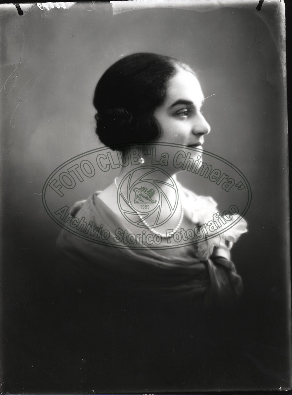 Ritratto Di Donna