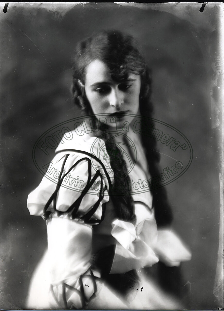 Ritratto Di Donna