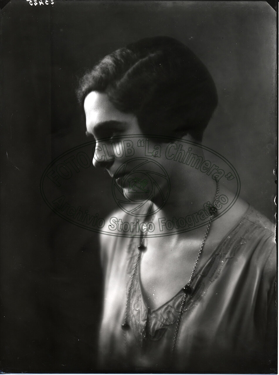 Ritratto Di Donna