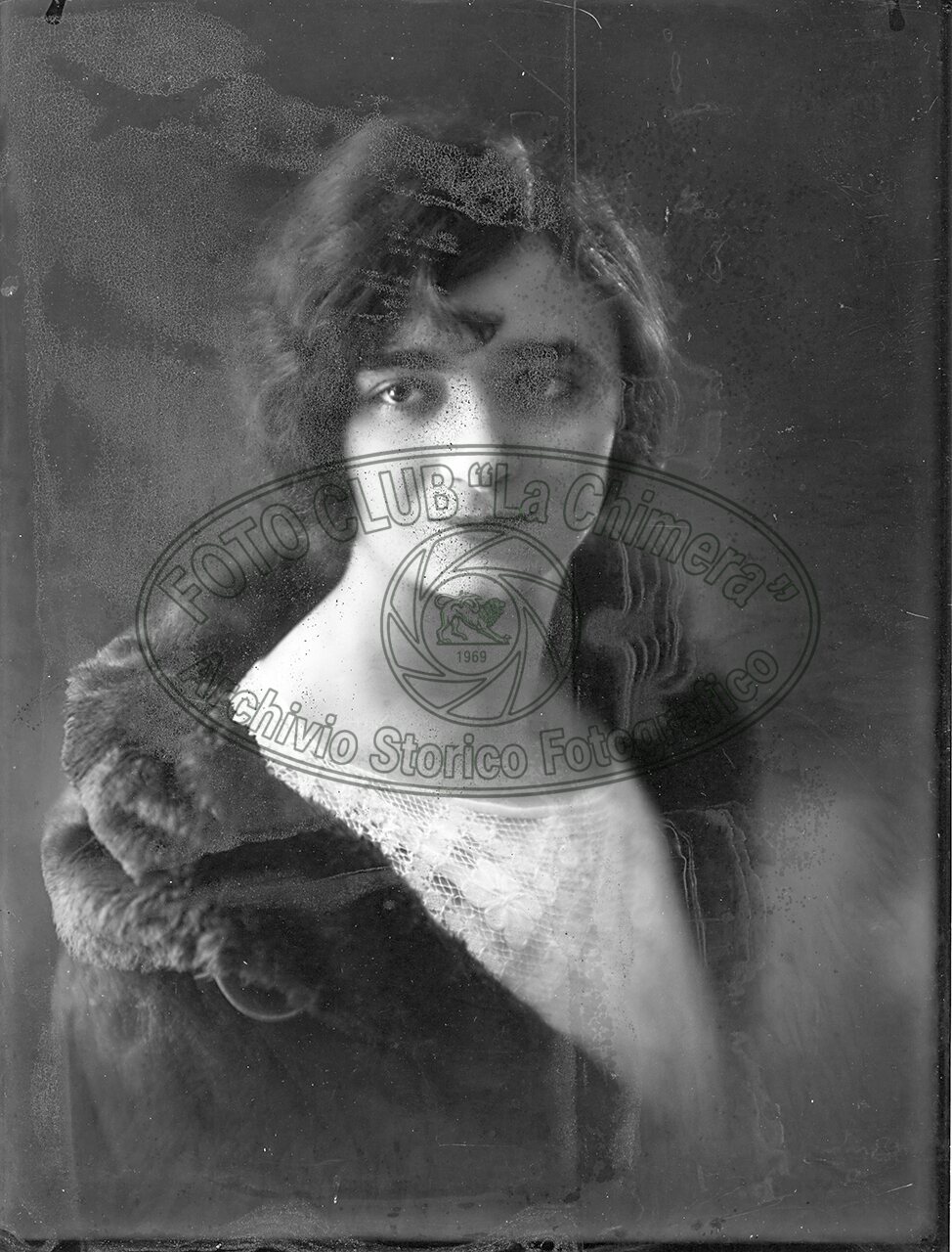 Ritratto Di Donna