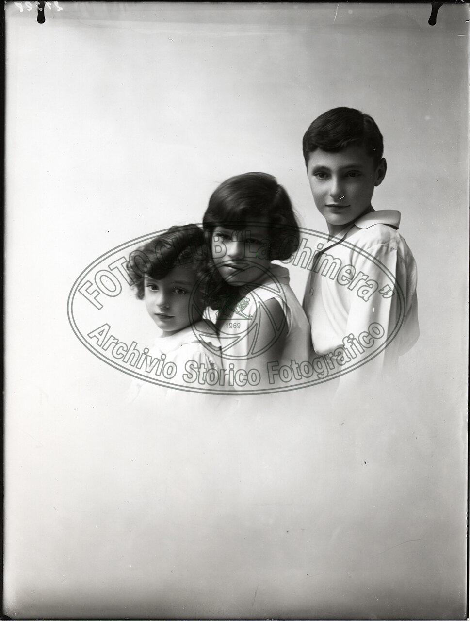 Ritratto Di Tre Fratelli
