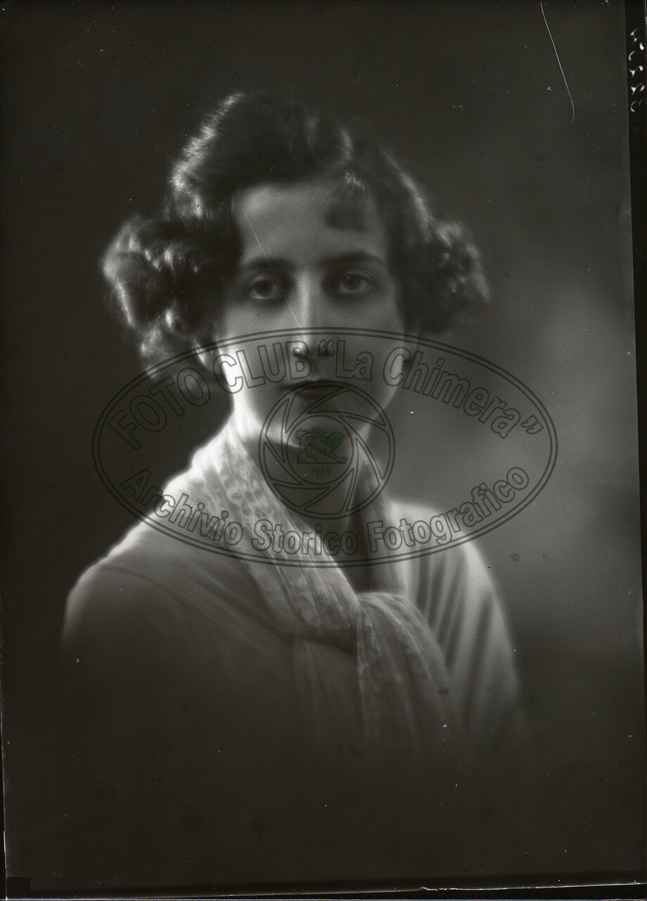 Ritratto Di Donna