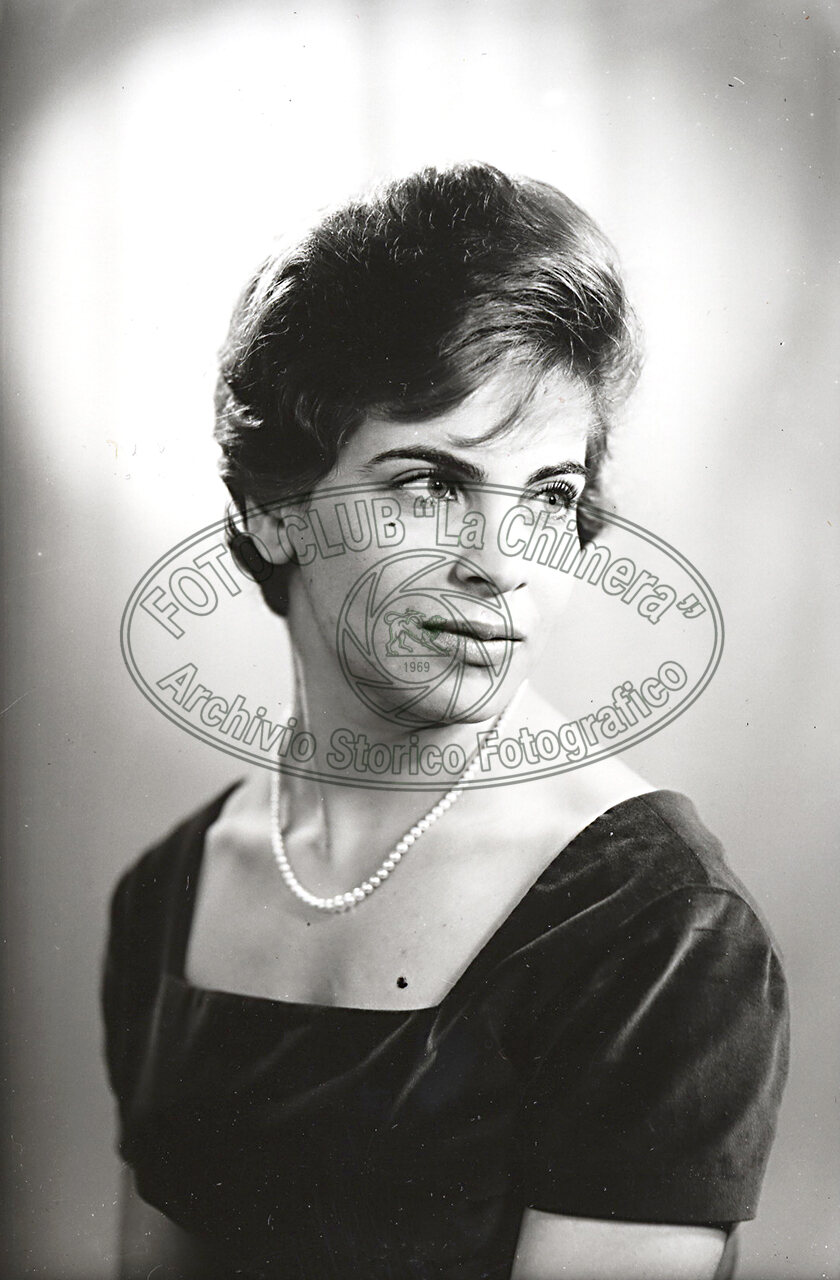 Ritratto Di Donna