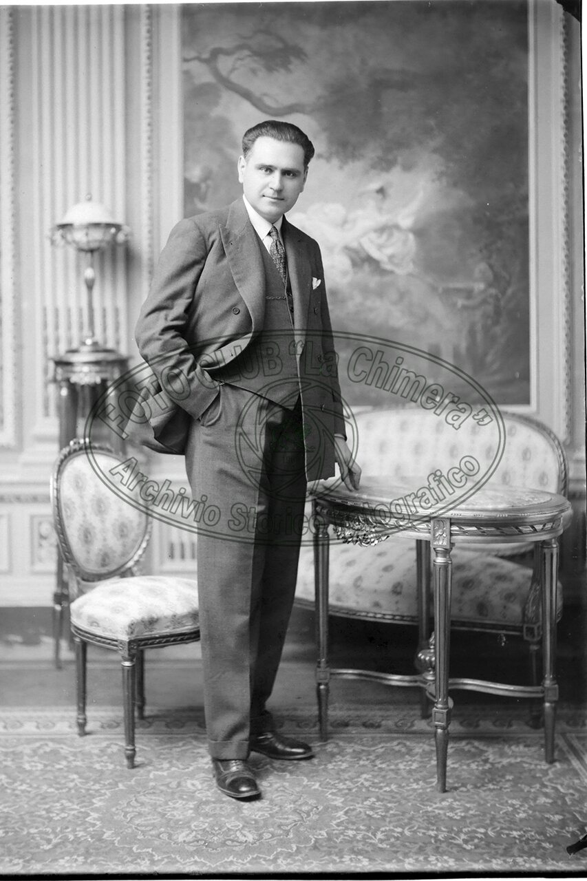 Ritratto Di Uomo