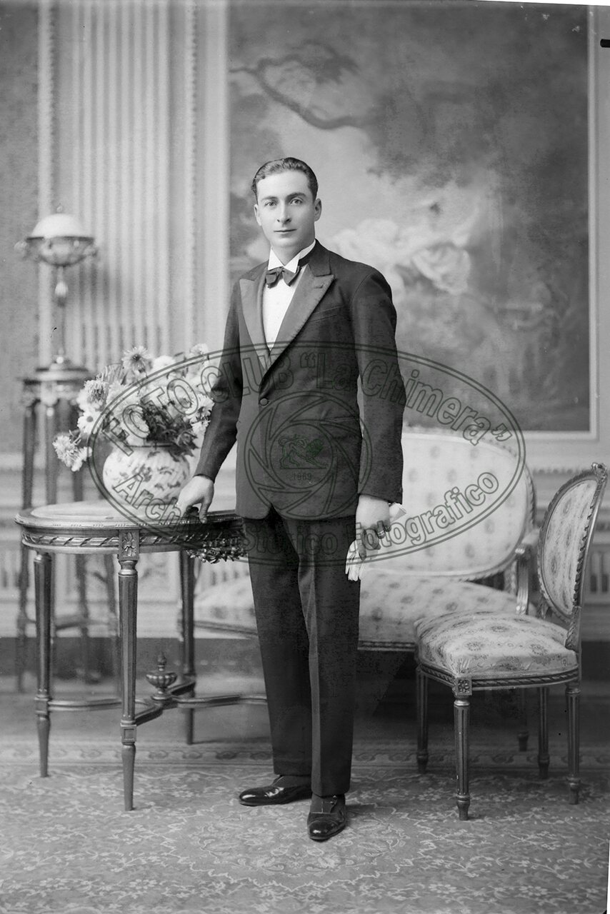 Ritratto Di Uomo