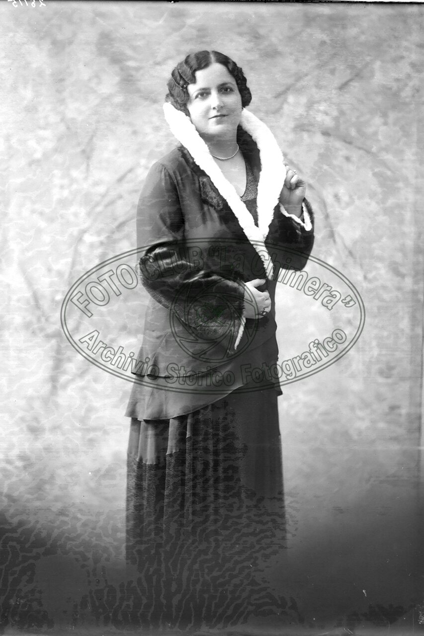 Ritratto Di Donna