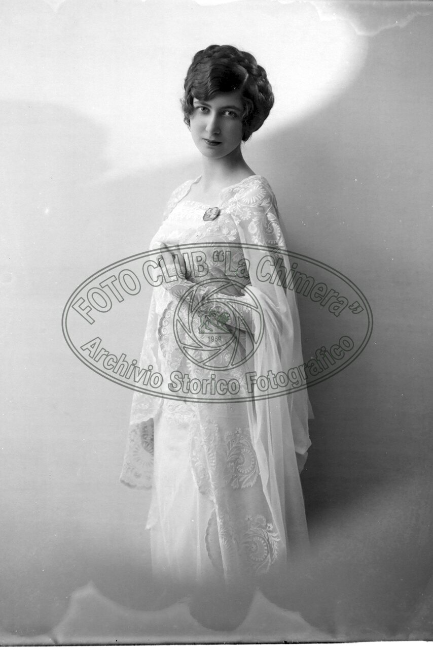 Ritratto Di Sposa