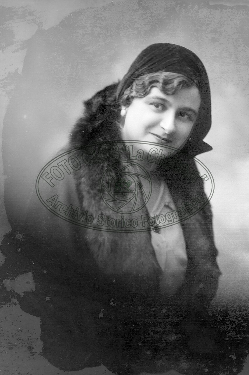 Ritratto Di Donna