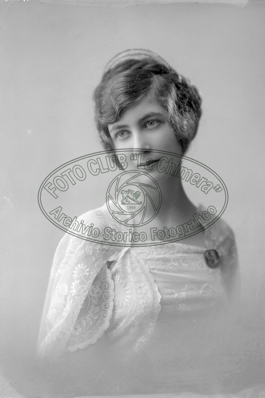 Ritratto Di Donna