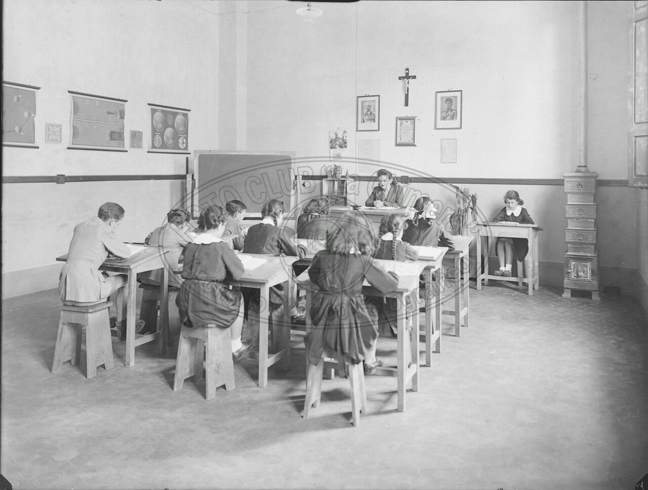 Foiano Della Chiana Istituto Tecnico Inferiore Un Aula