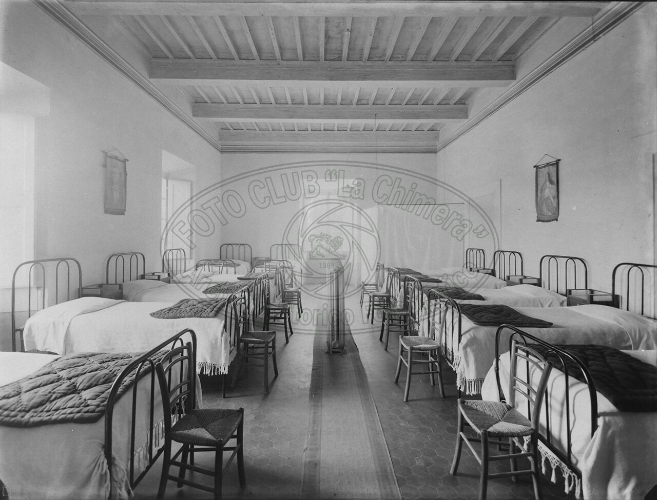 Castiglio Fiorentino Collegio Di S Chiara Un Camerone