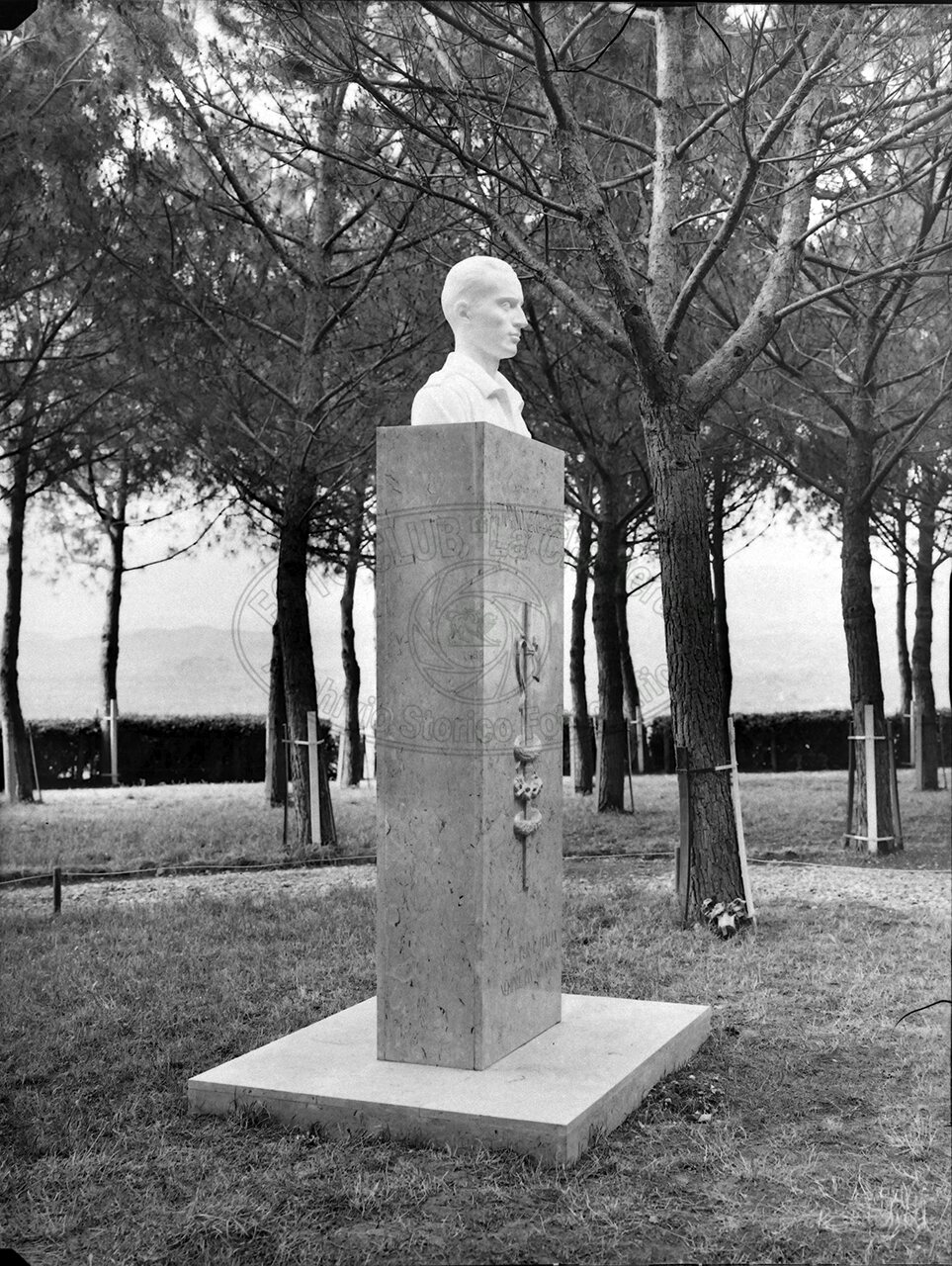 Arezzo Parco Della Rimembranza Monumento A Vittorino Ceccherelli Scultore Prof Moschi