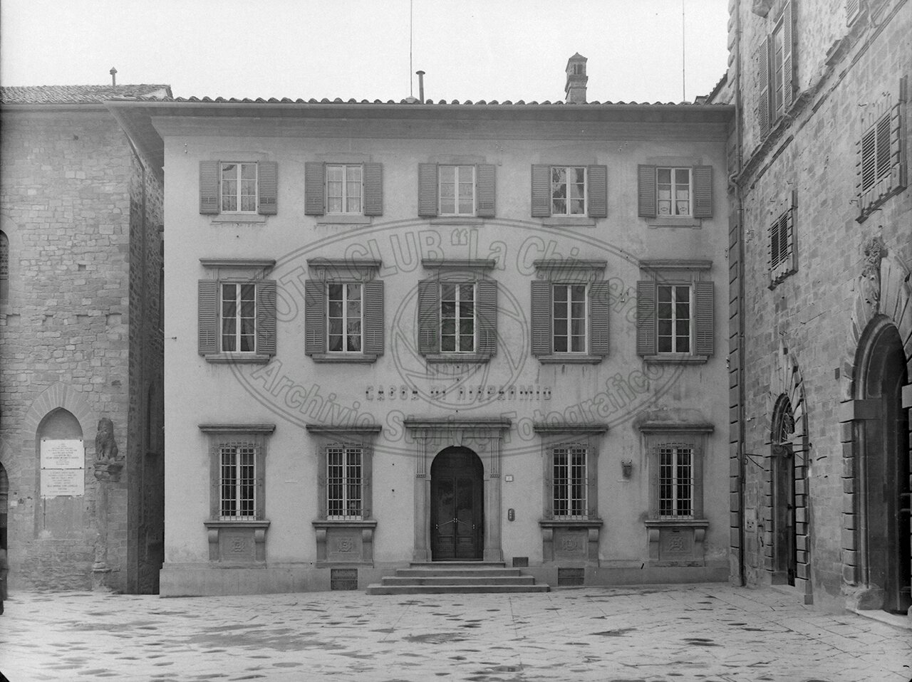 Cortona Facciata Della Cassa Di Risparmio