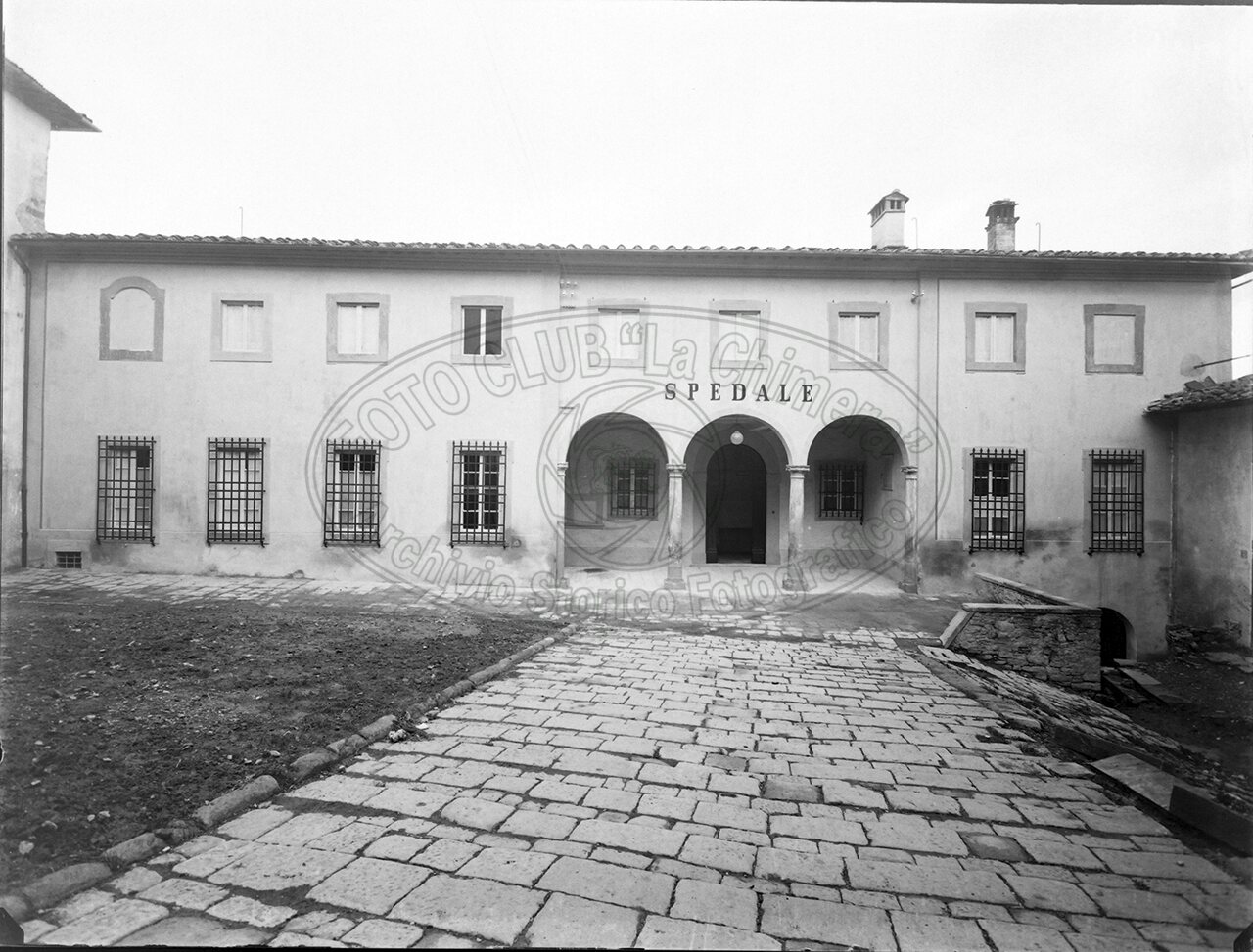 Poppi Ospedale Facciata E Ingresso