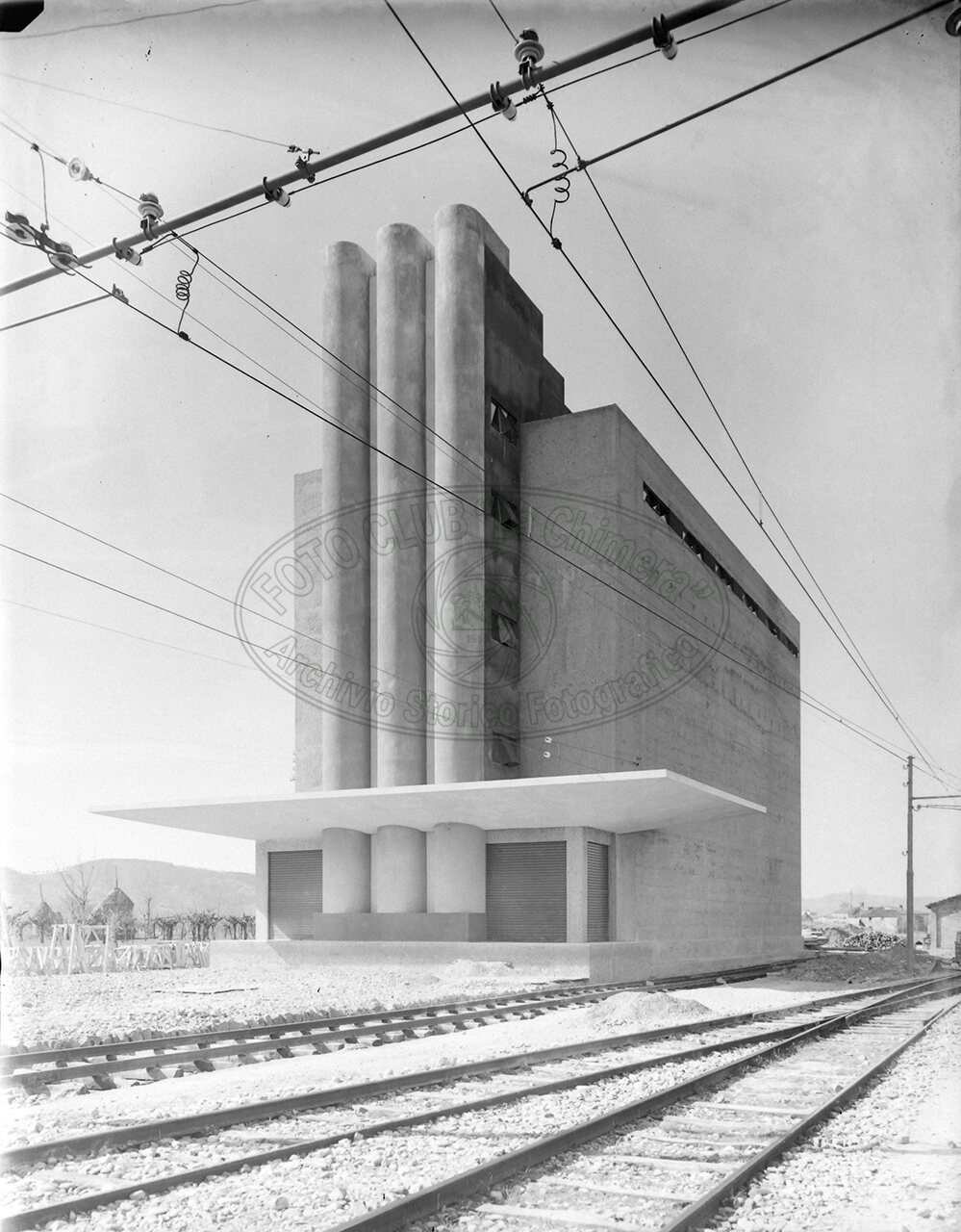 Consorzio Agrario Silos Visto Di Fronte