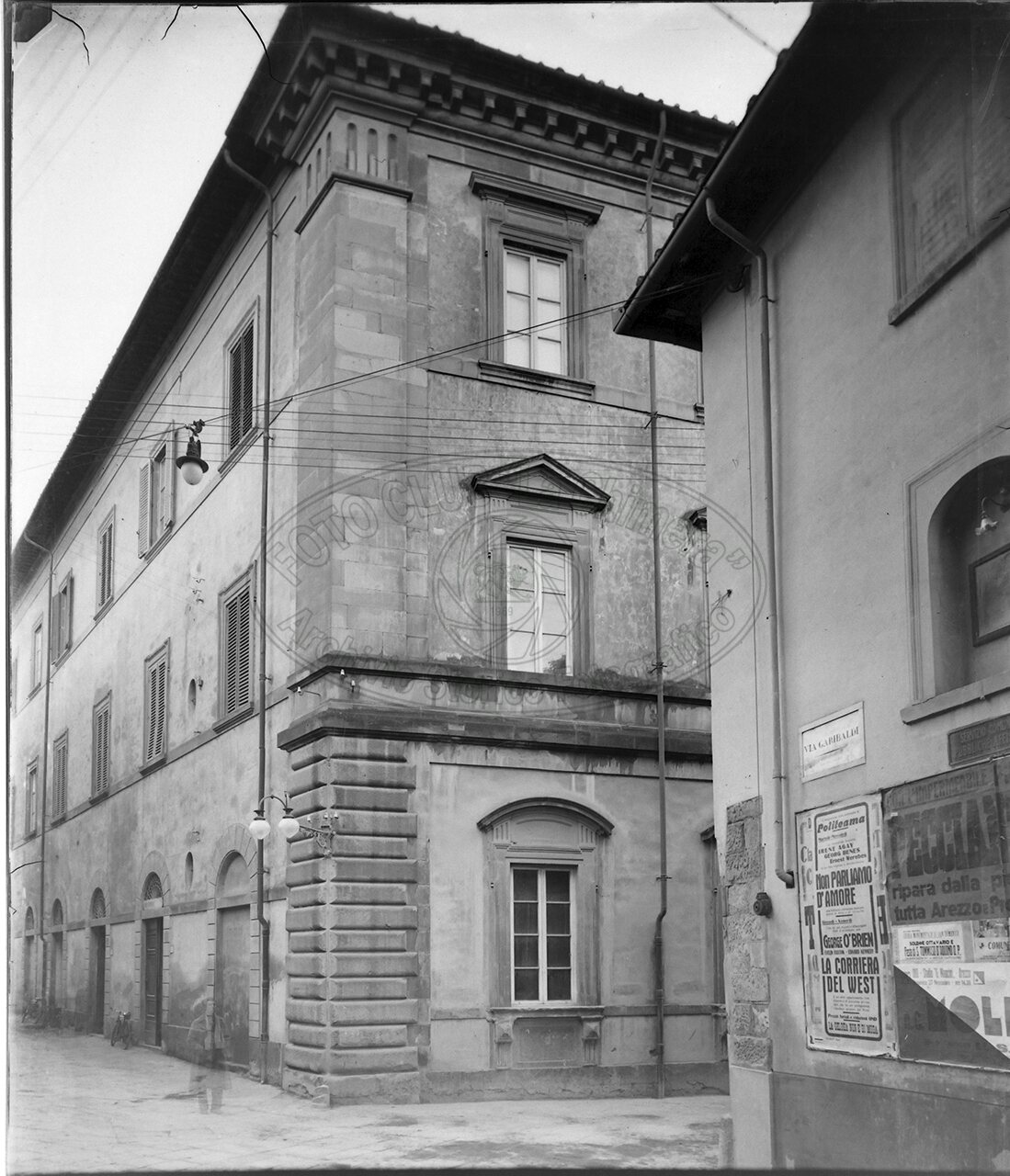 Arezzo Via S Lorentino Particolare Finestre